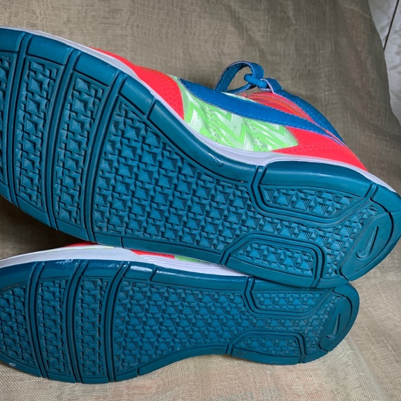 Nike Air Mogan Mid 2 Sneakers - Picture 6 of 7